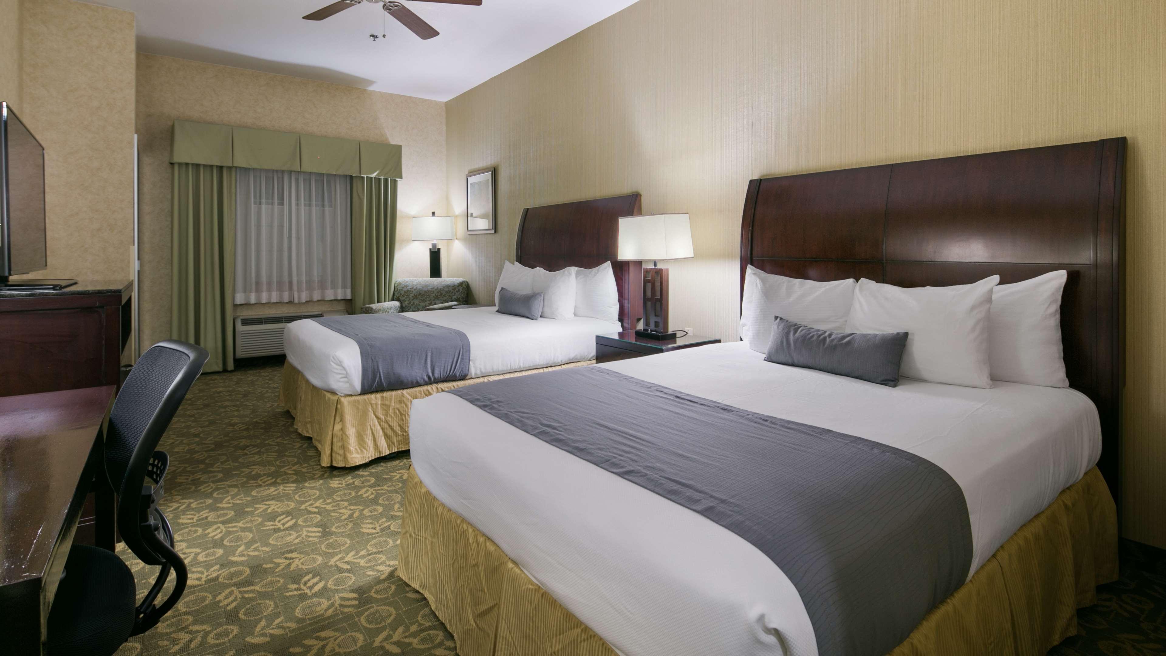 Best Western Plus Wasco Inn & Suites Ngoại thất bức ảnh
