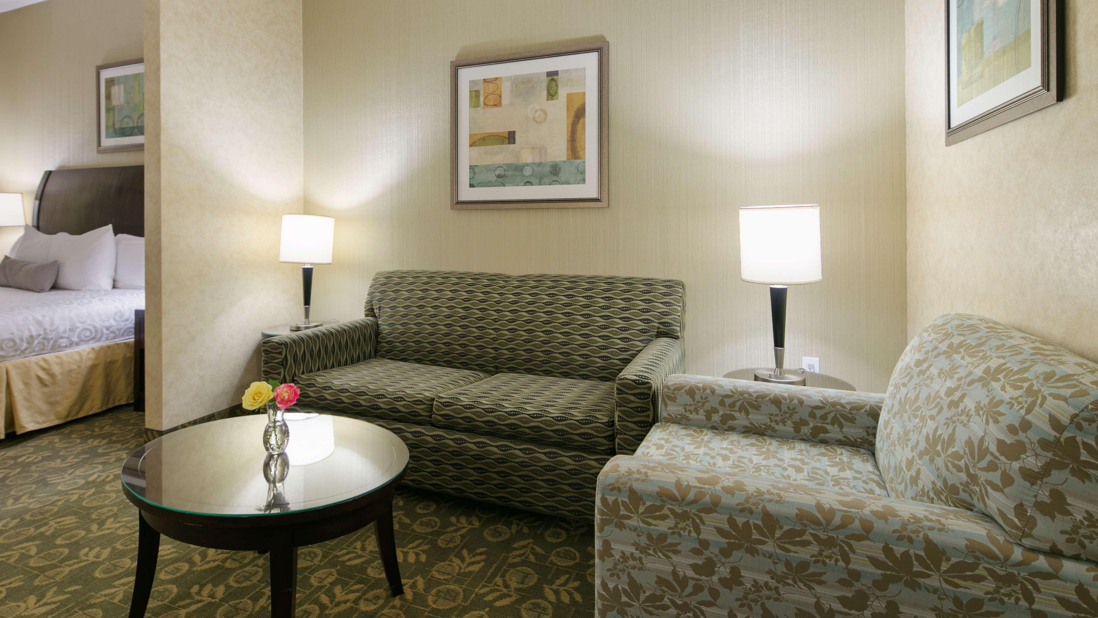 Best Western Plus Wasco Inn & Suites Ngoại thất bức ảnh