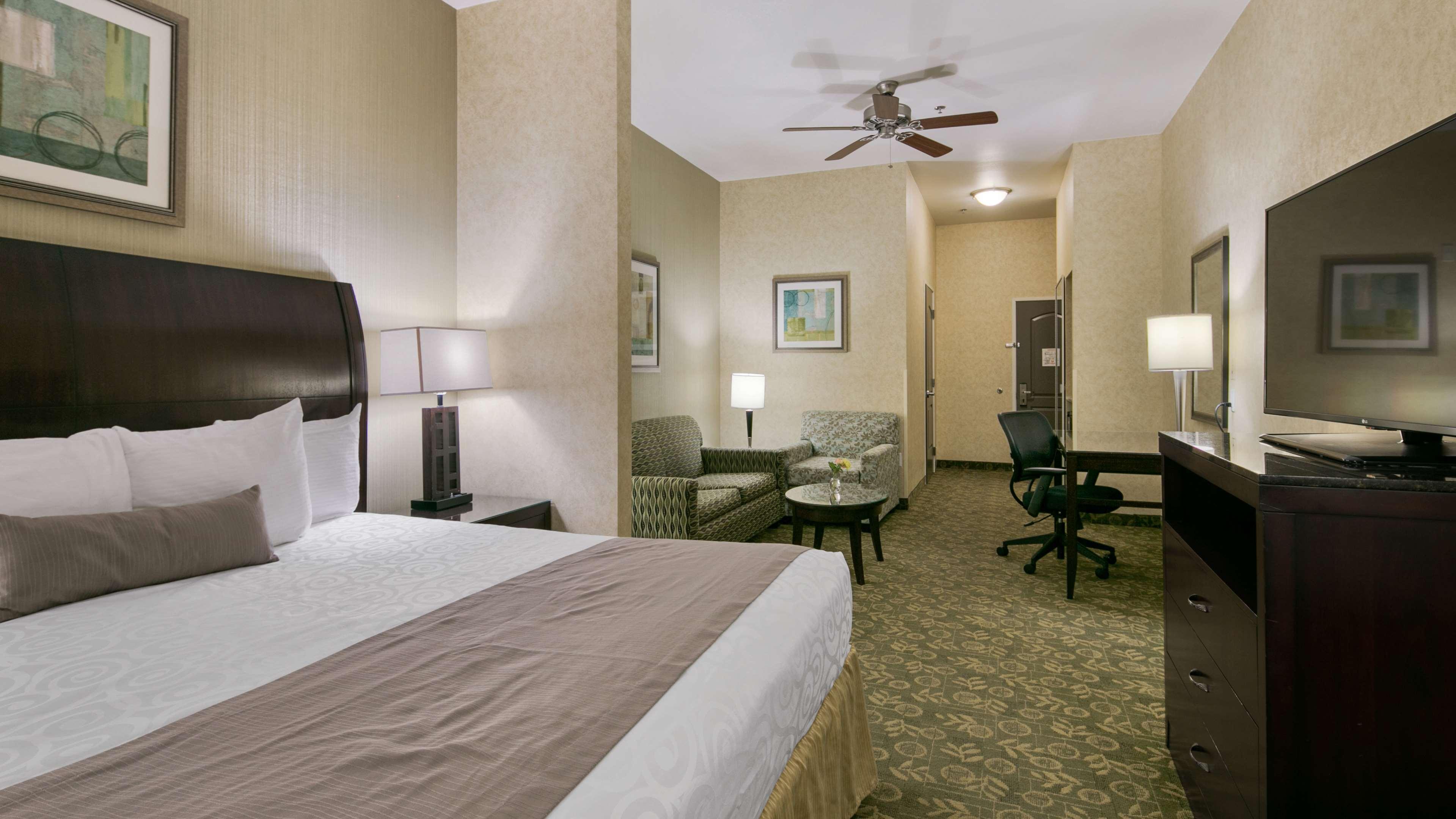 Best Western Plus Wasco Inn & Suites Ngoại thất bức ảnh