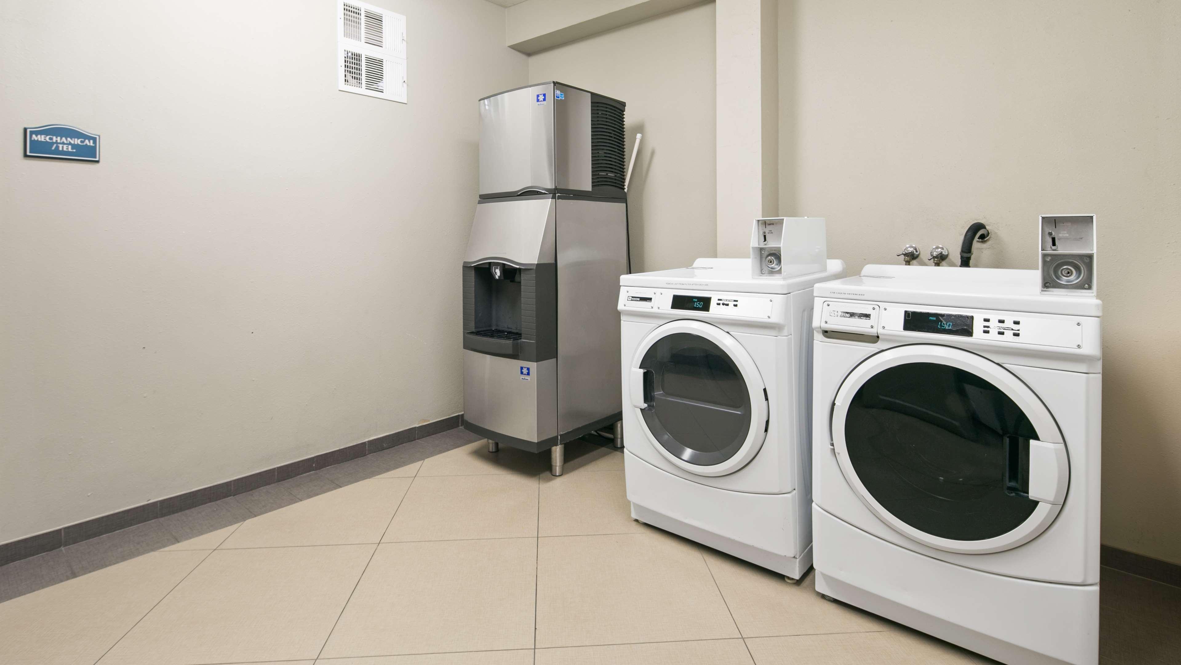 Best Western Plus Wasco Inn & Suites Ngoại thất bức ảnh