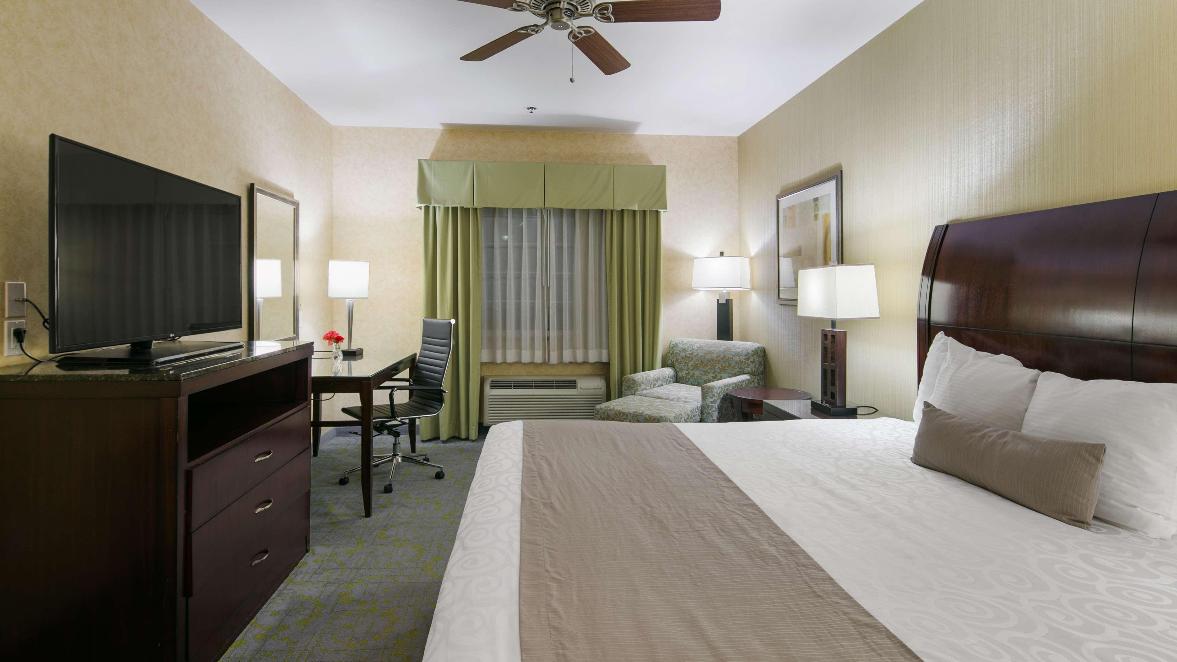 Best Western Plus Wasco Inn & Suites Ngoại thất bức ảnh
