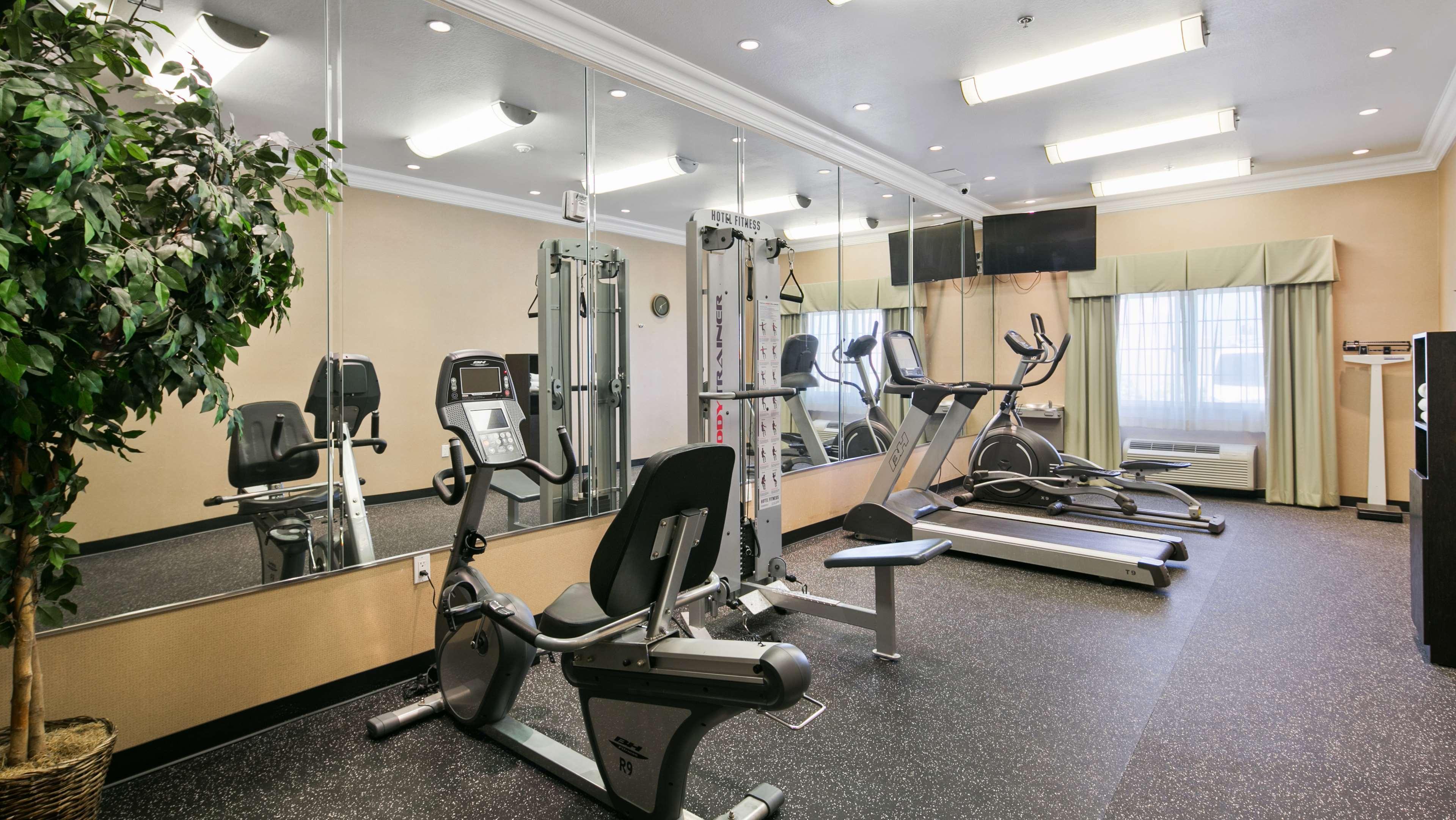 Best Western Plus Wasco Inn & Suites Ngoại thất bức ảnh