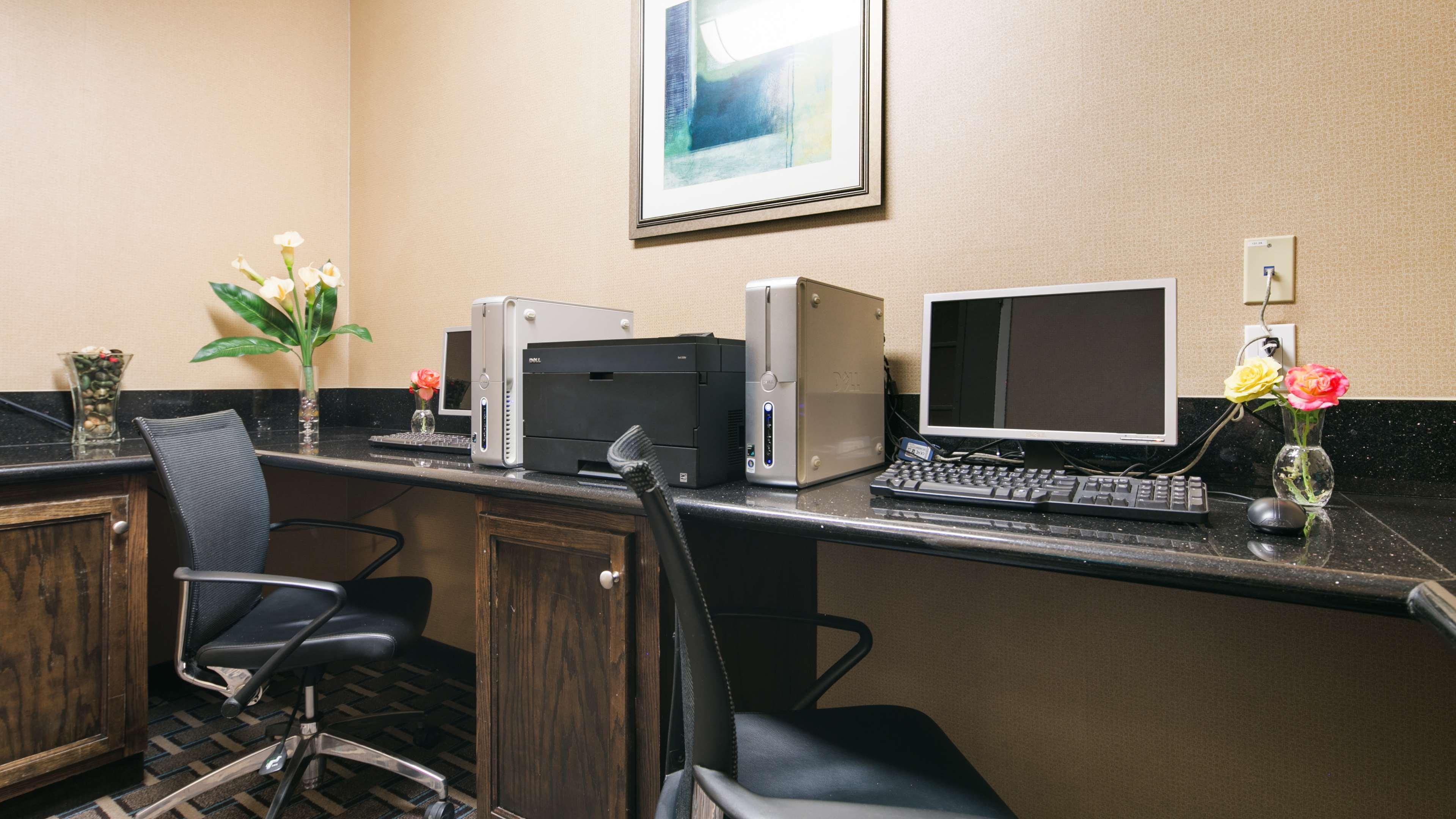 Best Western Plus Wasco Inn & Suites Ngoại thất bức ảnh
