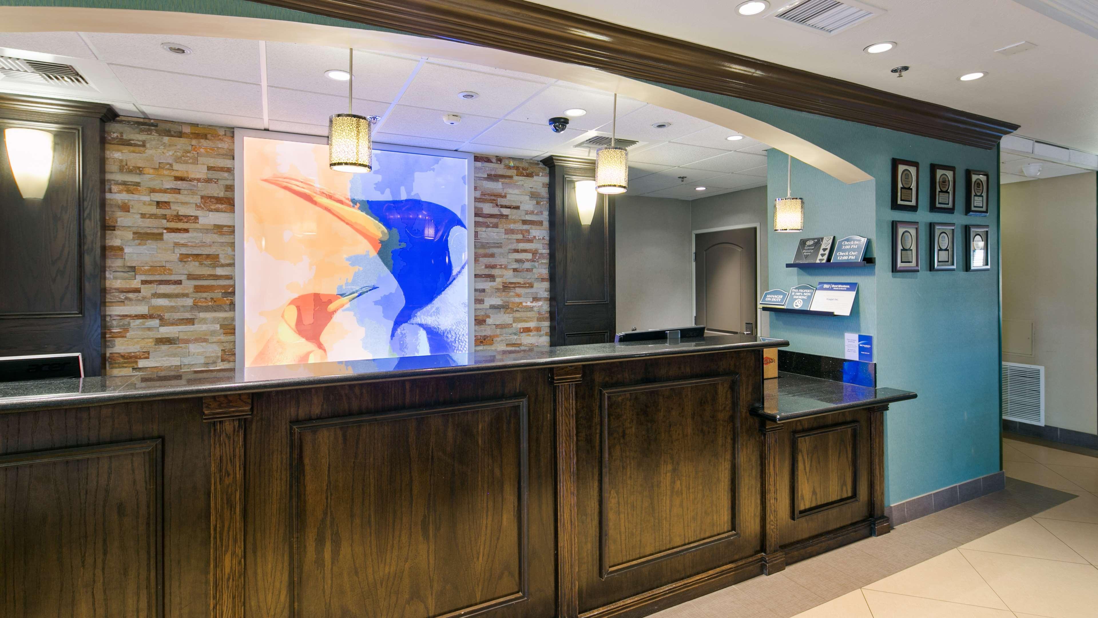 Best Western Plus Wasco Inn & Suites Ngoại thất bức ảnh
