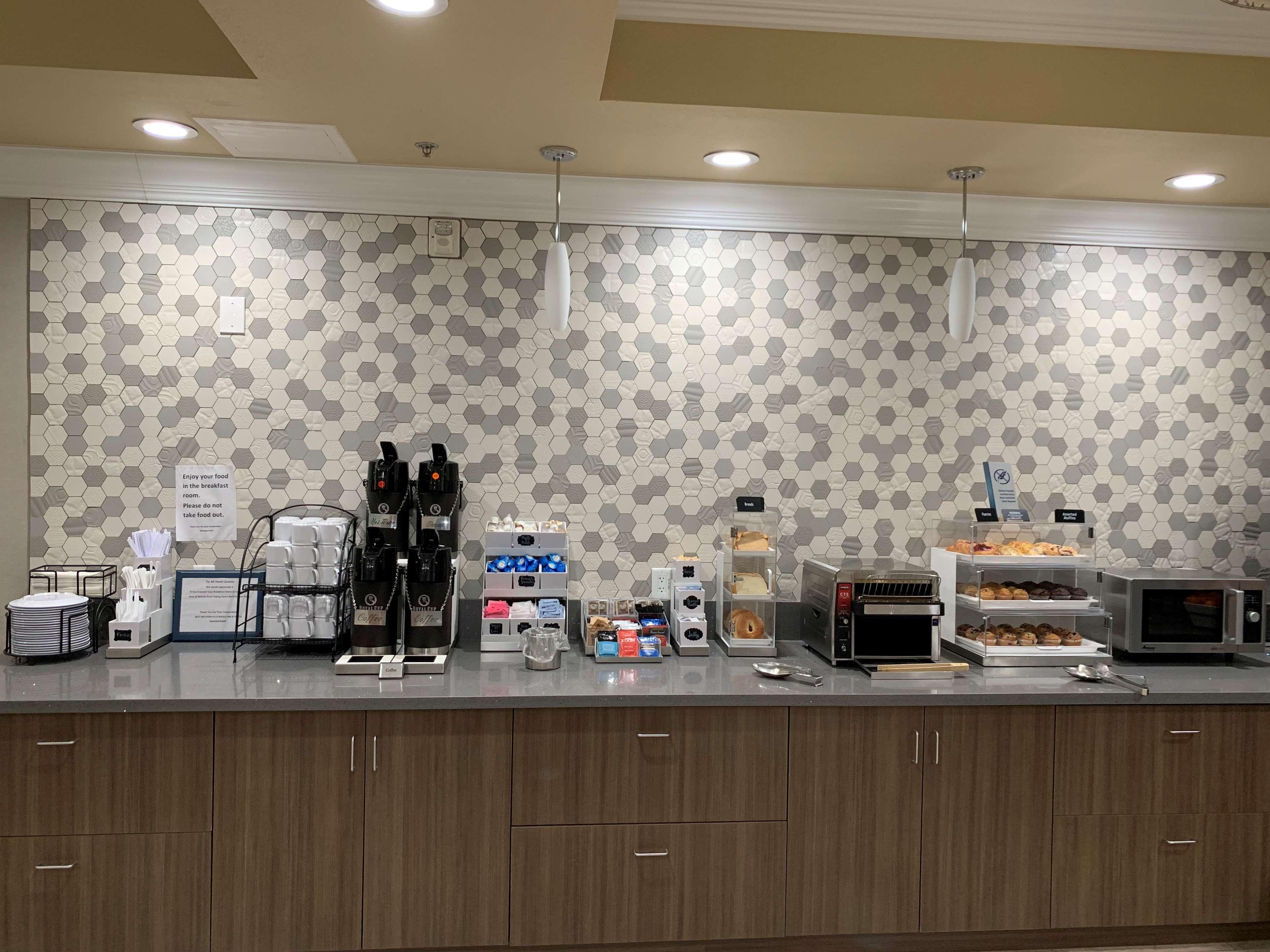Best Western Plus Wasco Inn & Suites Ngoại thất bức ảnh