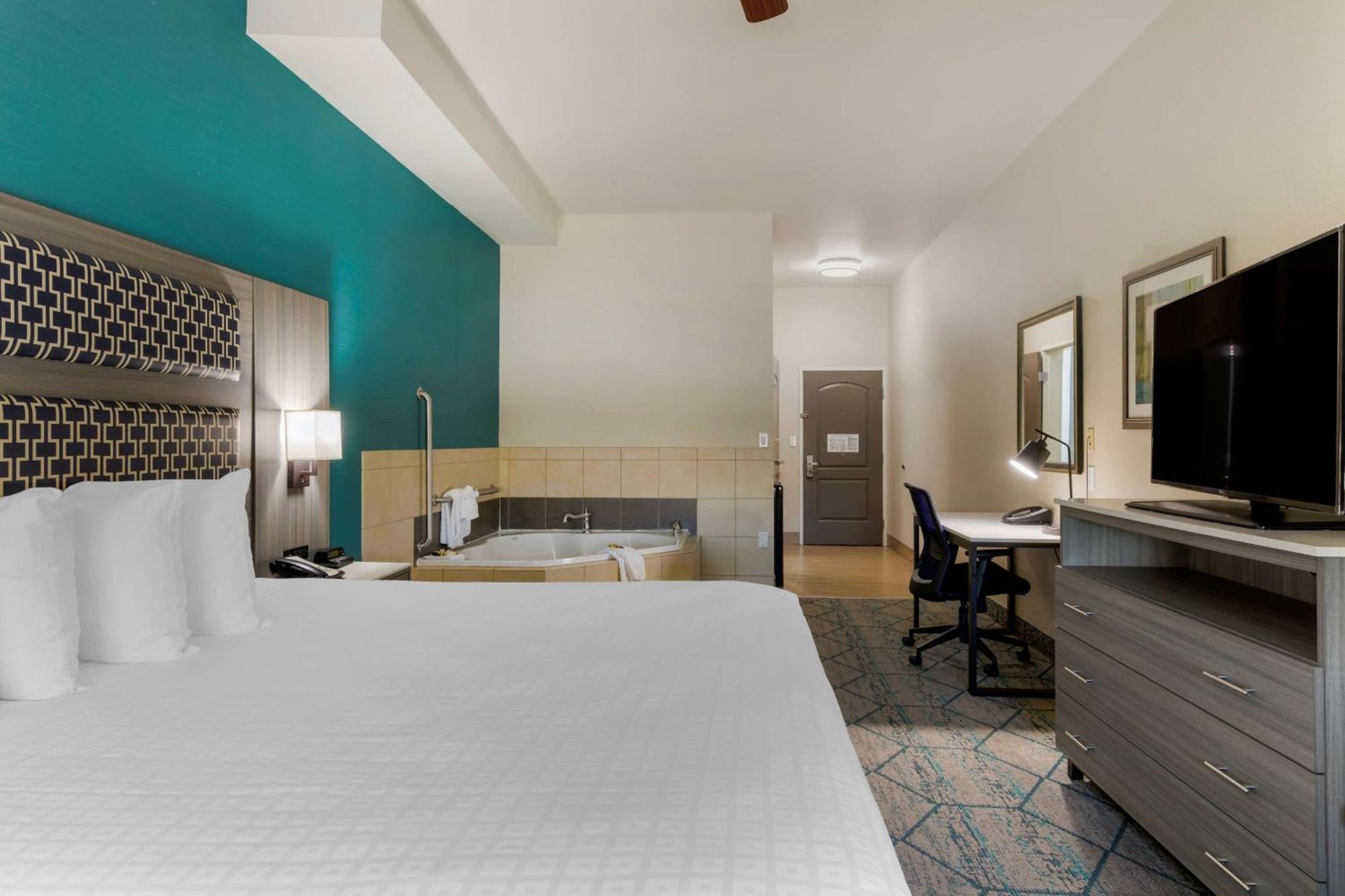 Best Western Plus Wasco Inn & Suites Ngoại thất bức ảnh