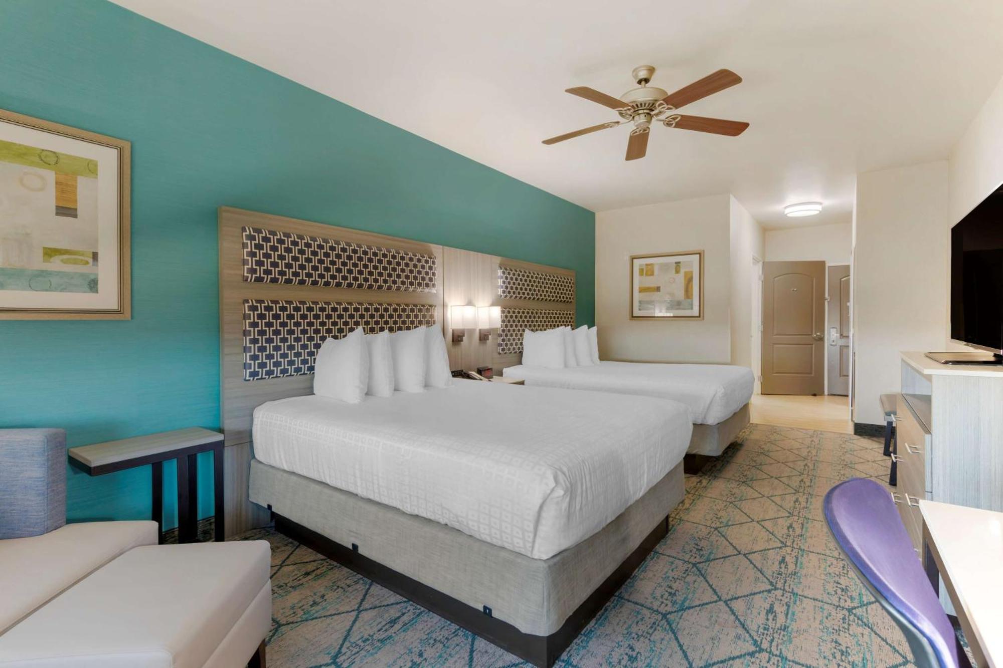 Best Western Plus Wasco Inn & Suites Ngoại thất bức ảnh