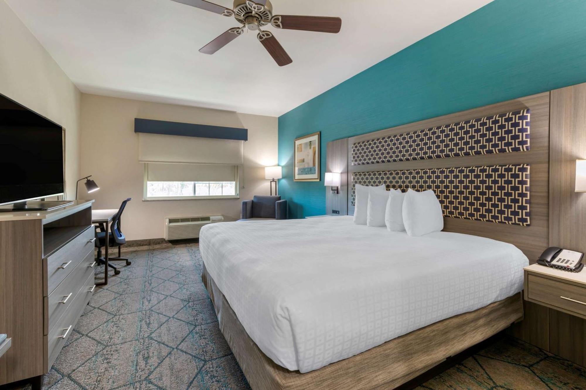 Best Western Plus Wasco Inn & Suites Ngoại thất bức ảnh