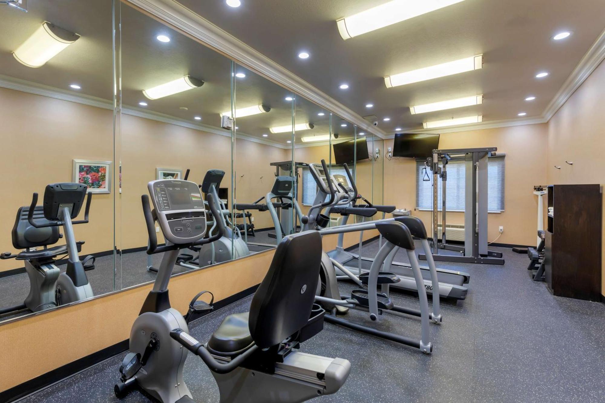 Best Western Plus Wasco Inn & Suites Ngoại thất bức ảnh
